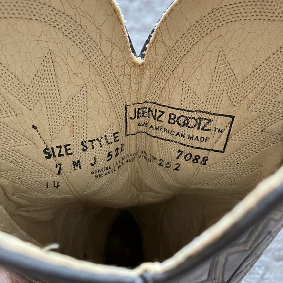 Grey Leather Vintage Western Cowboy Boots by Jeenz Bootz 7M with gold trim - Picture 3 of 6